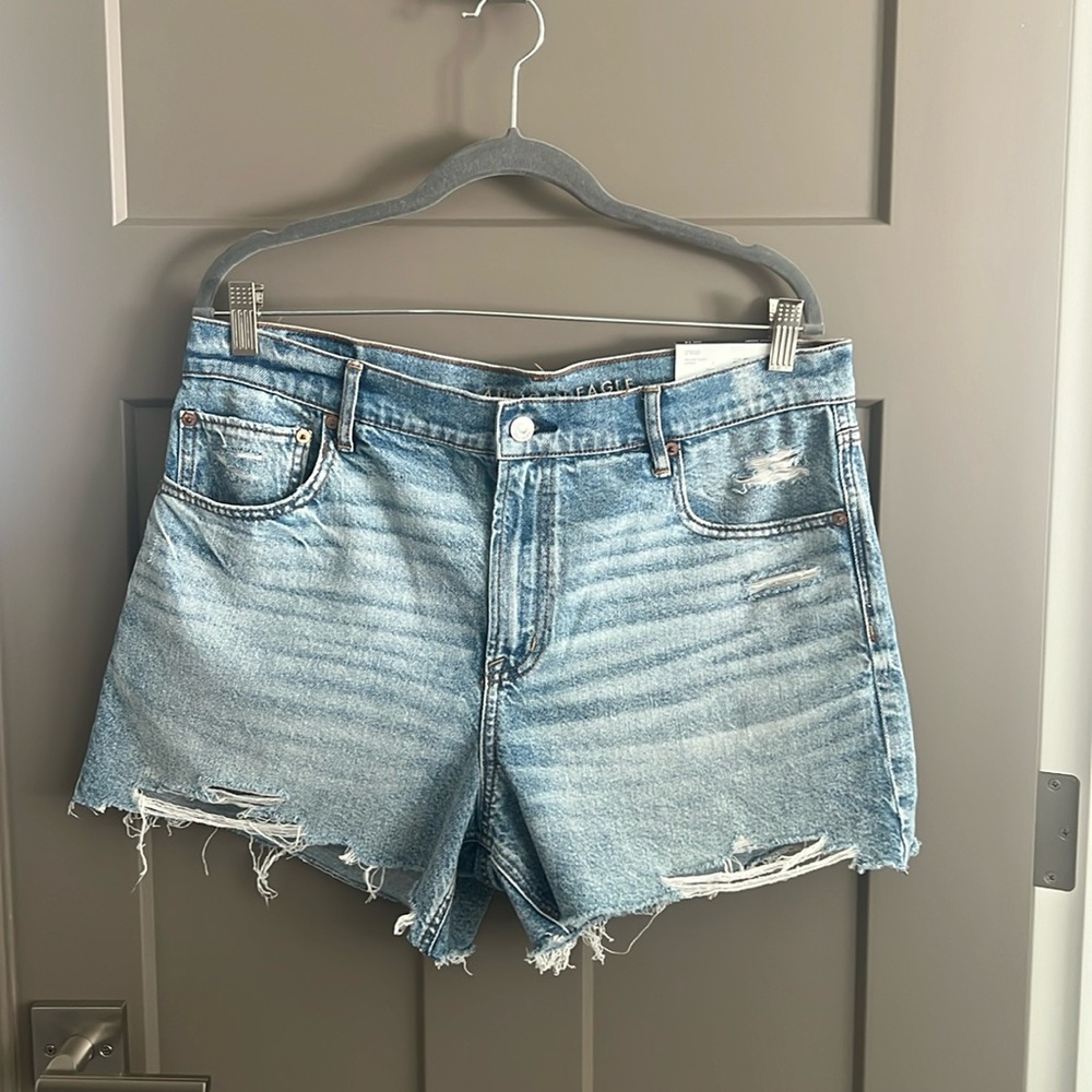 AE “Strigid” relaxed super high rise denim shorts size 14